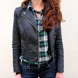 ‼️2 For $15 Deal‼️H&M Womans button down size 8